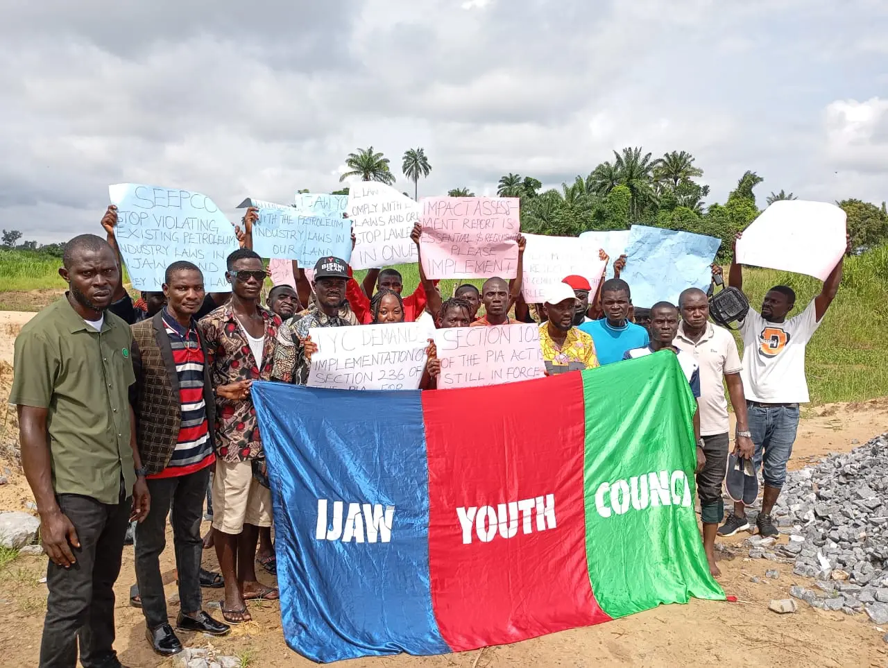 Aggrieved youths shut down SEEPCO OPL oil field Aggrieved youths shut down SEEPCO OPL oil field