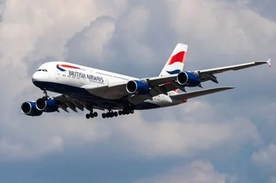 British Airways plane is struck by LIGHTNING British Airways plane is struck by LIGHTNING