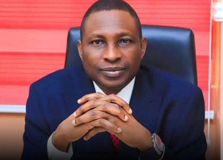 EFCC boss urges Nigerians to embrace WHISTLEBLOWING EFCC boss urges Nigerians to embrace WHISTLEBLOWING