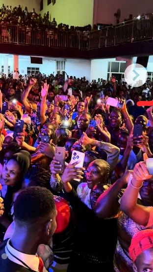 Mercy Chinwo to sponsor 100 UNICAL students' education 