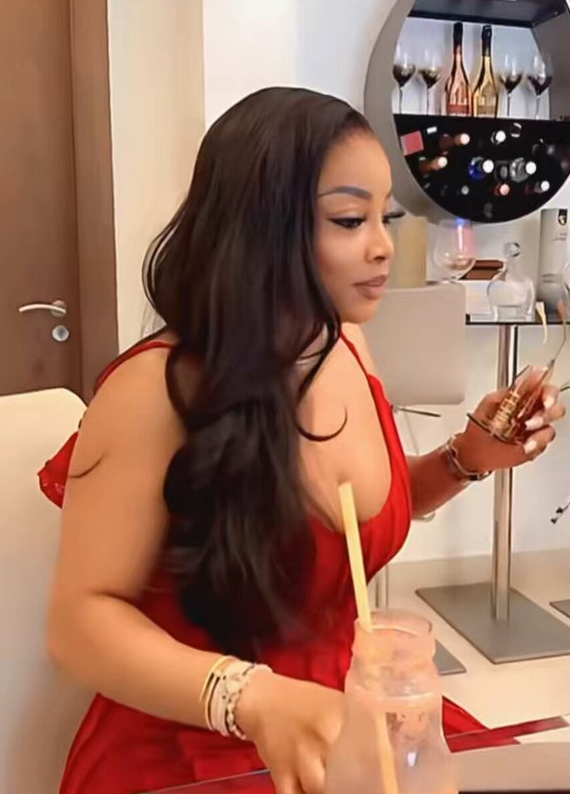 Toke Makinwa brags about not being affected by Nigeria's hardship 