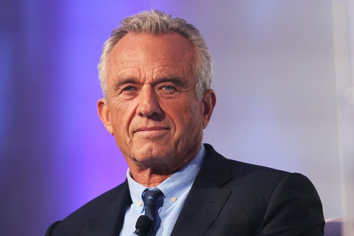 Robert Kennedy, ends presidential campaign, endorses Trump Robert Kennedy, ends presidential campaign, endorses Trump