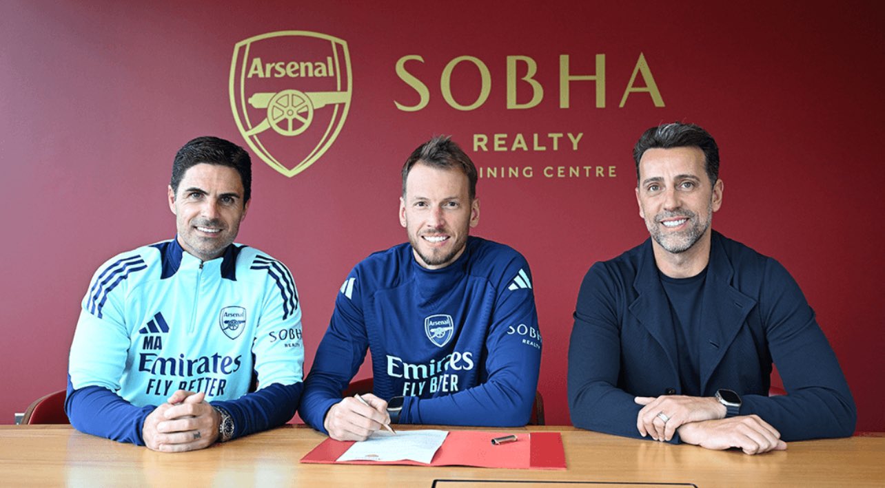 Arsenal signs Bournemouth's goalkeeper, Neto on loan