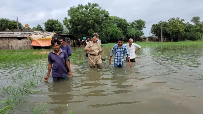 28 k!lled, thousands displaced as floods hit India 