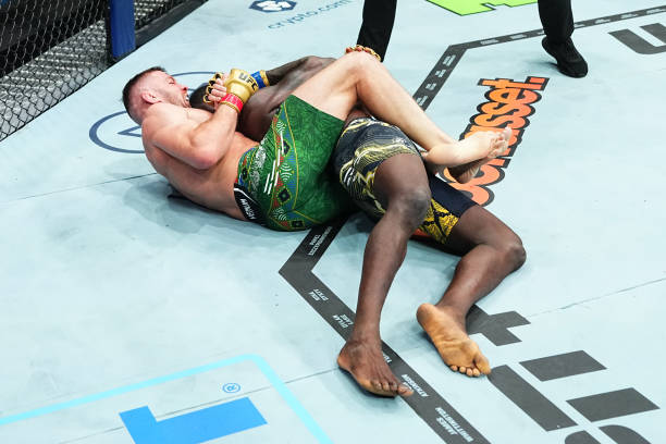 Isreal Adesanya defeated submissively in a middleweight title fight Isreal Adesanya defeated submissively in a middleweight title fight