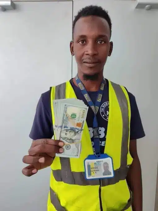 Airport cleaner clarifies why he returned the missing $10,000