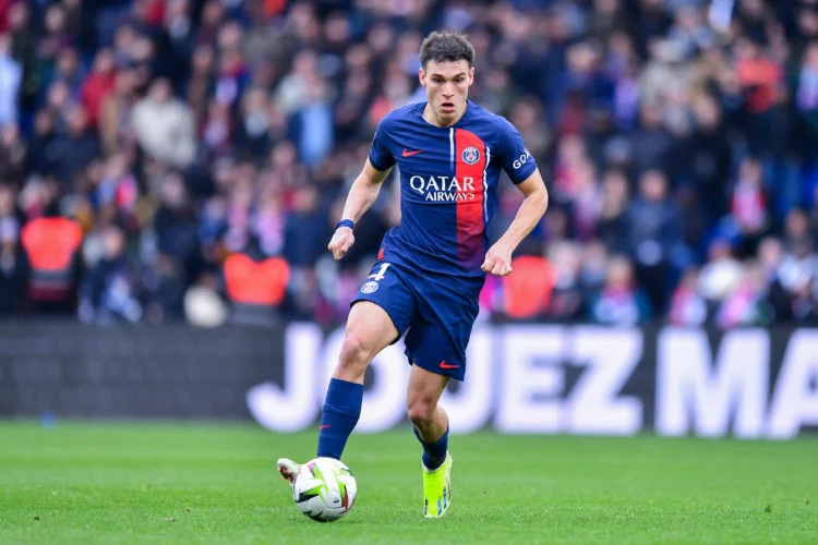 Manchester united signs Manuel Ugarte