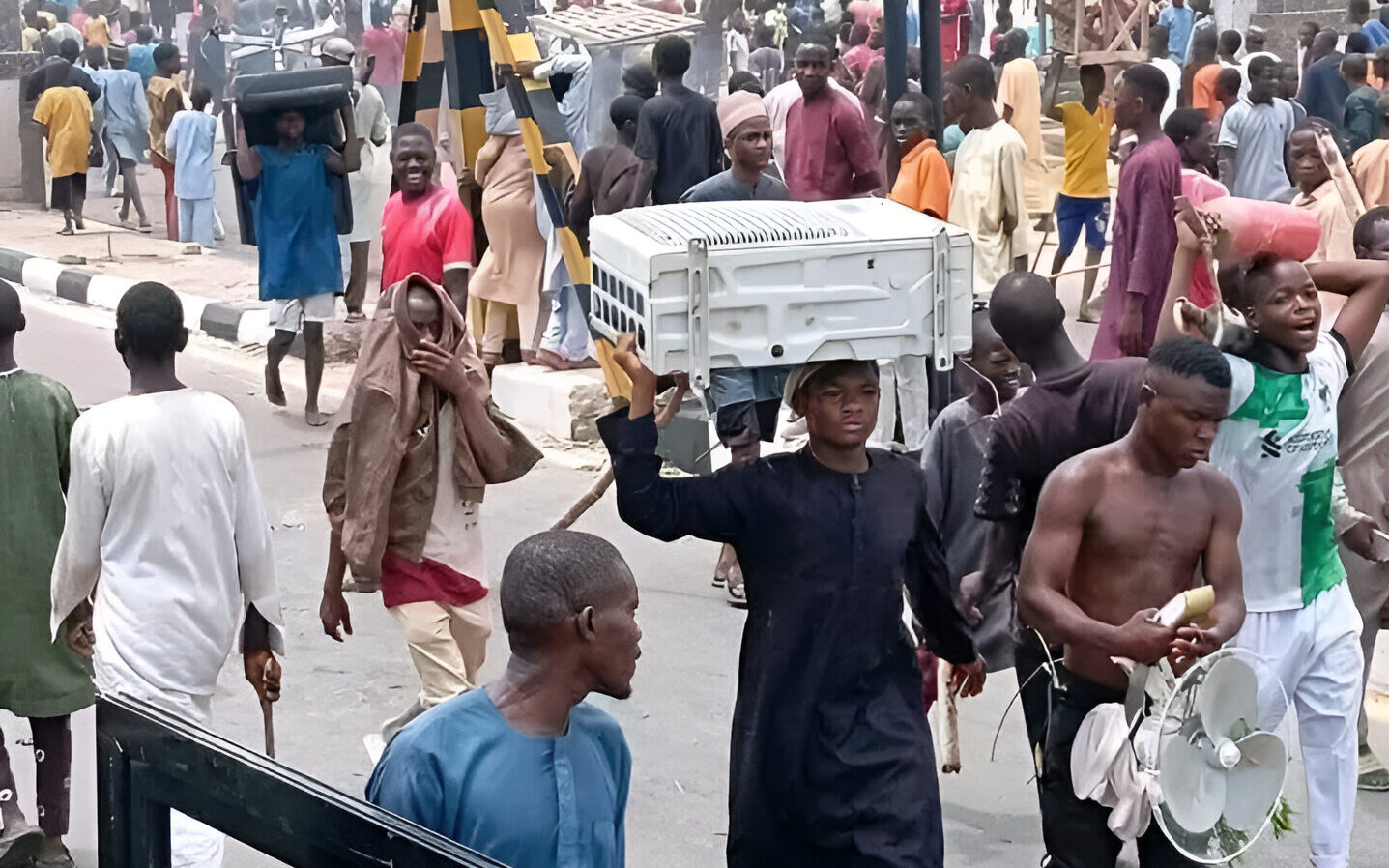 Kano court remands 632 protesters Kano court remands 632 protesters