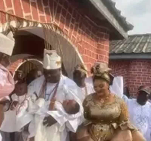 Ooni of Ife welcomes his twins to the PALACE