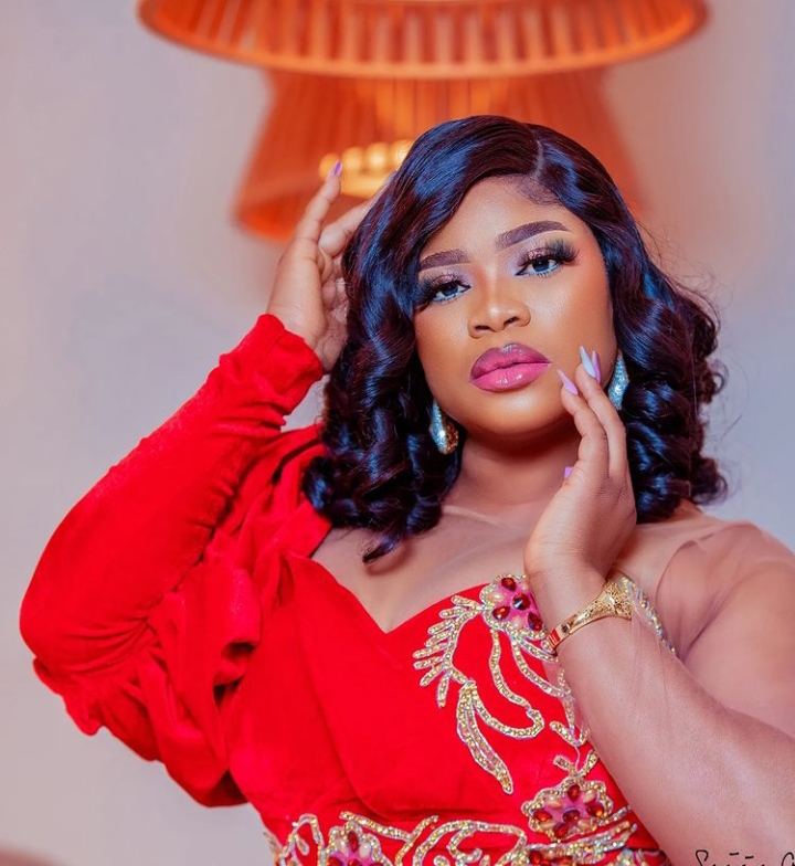 Eniola Ajao appreciates God despite her personal struggles