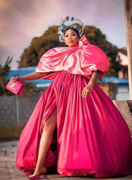 Fashion designer Toyin Lawani STUNS in pink