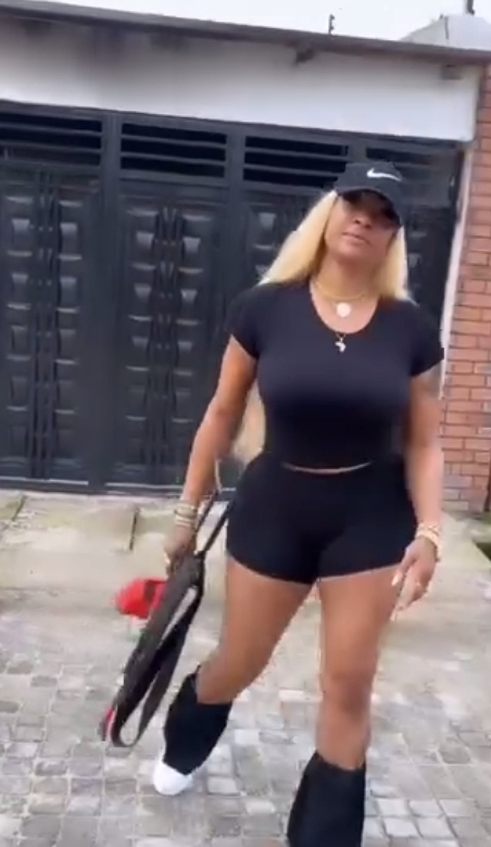 Reactions as Angela Okorie SHOWS OFF body in a video 