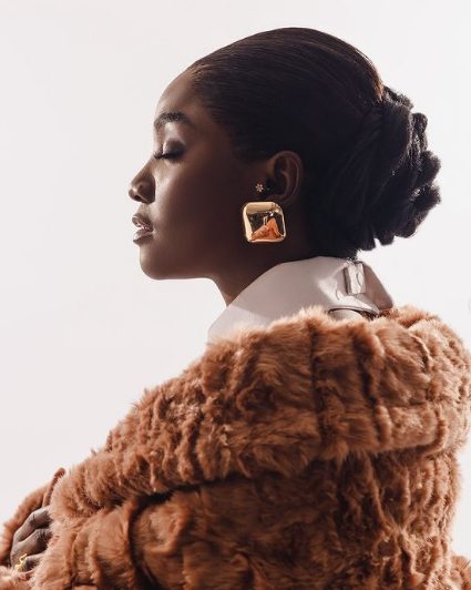 She is pretty! Simi shares new photos

