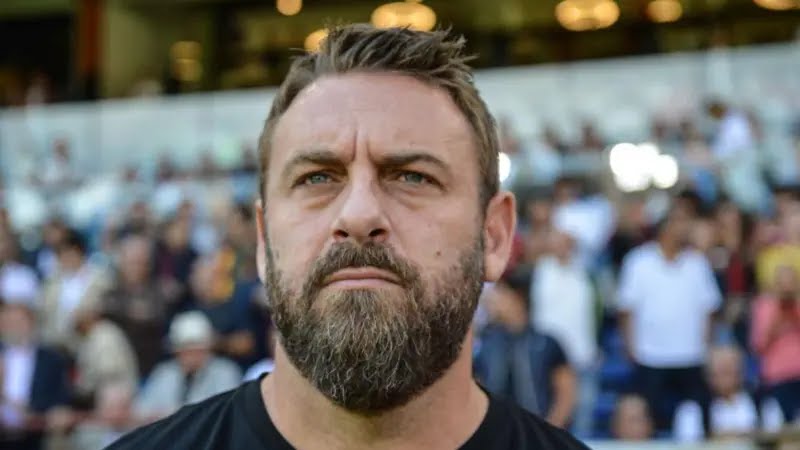 AS Roma sacks coach Daniele De Rossi