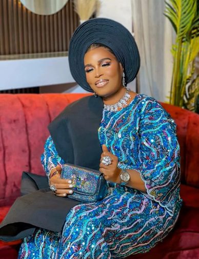 Lola Idije celebrates birthday with new photos 