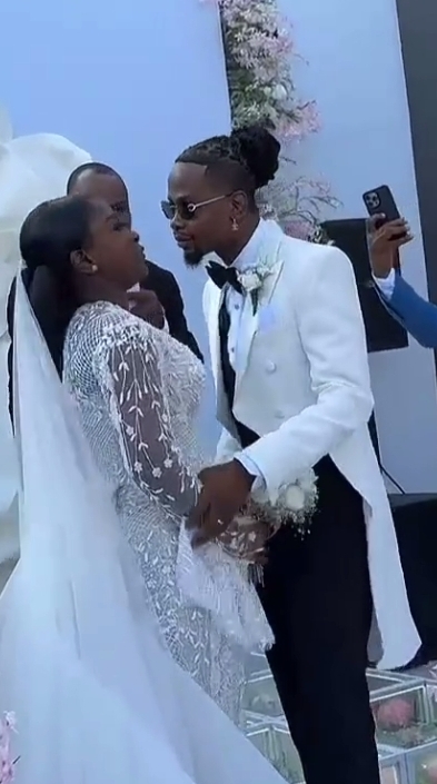 Yhemolee and wife Tayo celebrate their white wedding in grand style