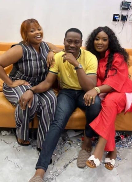 Olayode Juliana GUSHES over Adedimeji Lateef & Mo Bimpe