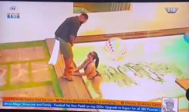 BBNaija S9: Ozee and Onyeka kiss during pool party