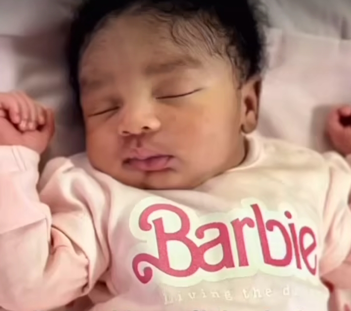 Yinka Aiyefele and wife welcome baby girl 