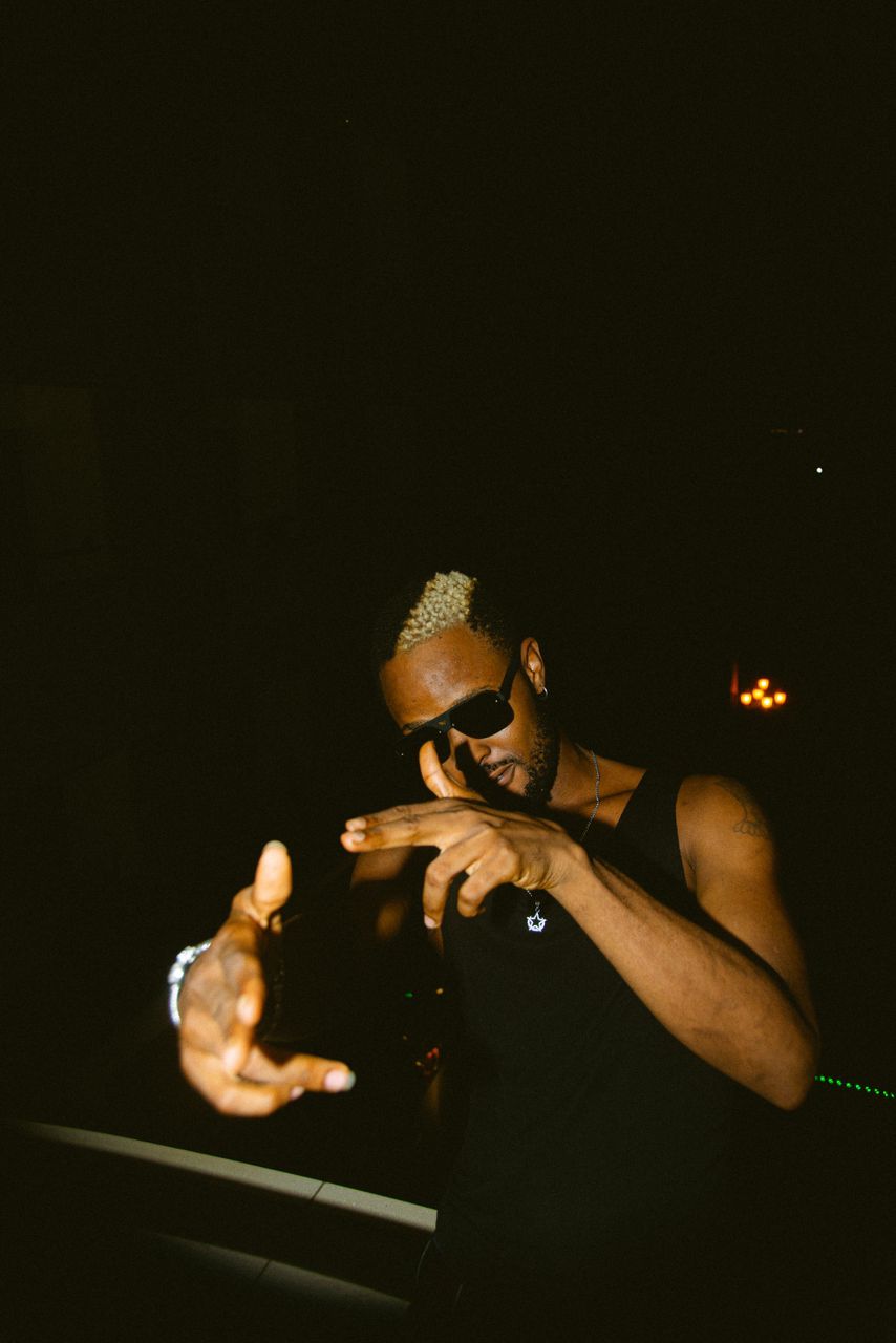 Singer, Fido warns colleagues against comparison and discrimination 