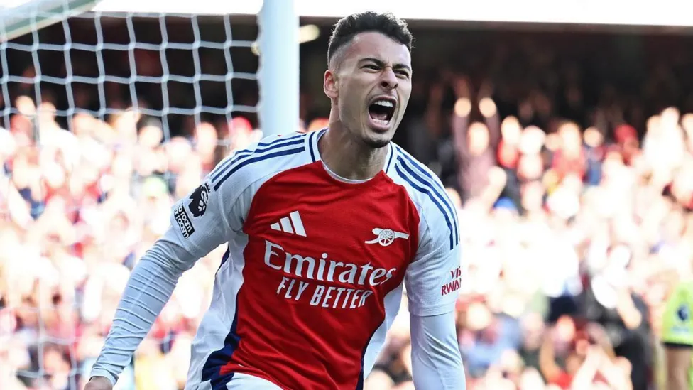 Arsenal 3 v 1 Southampton: Gunners overcome Southampton to maintain unbeaten start