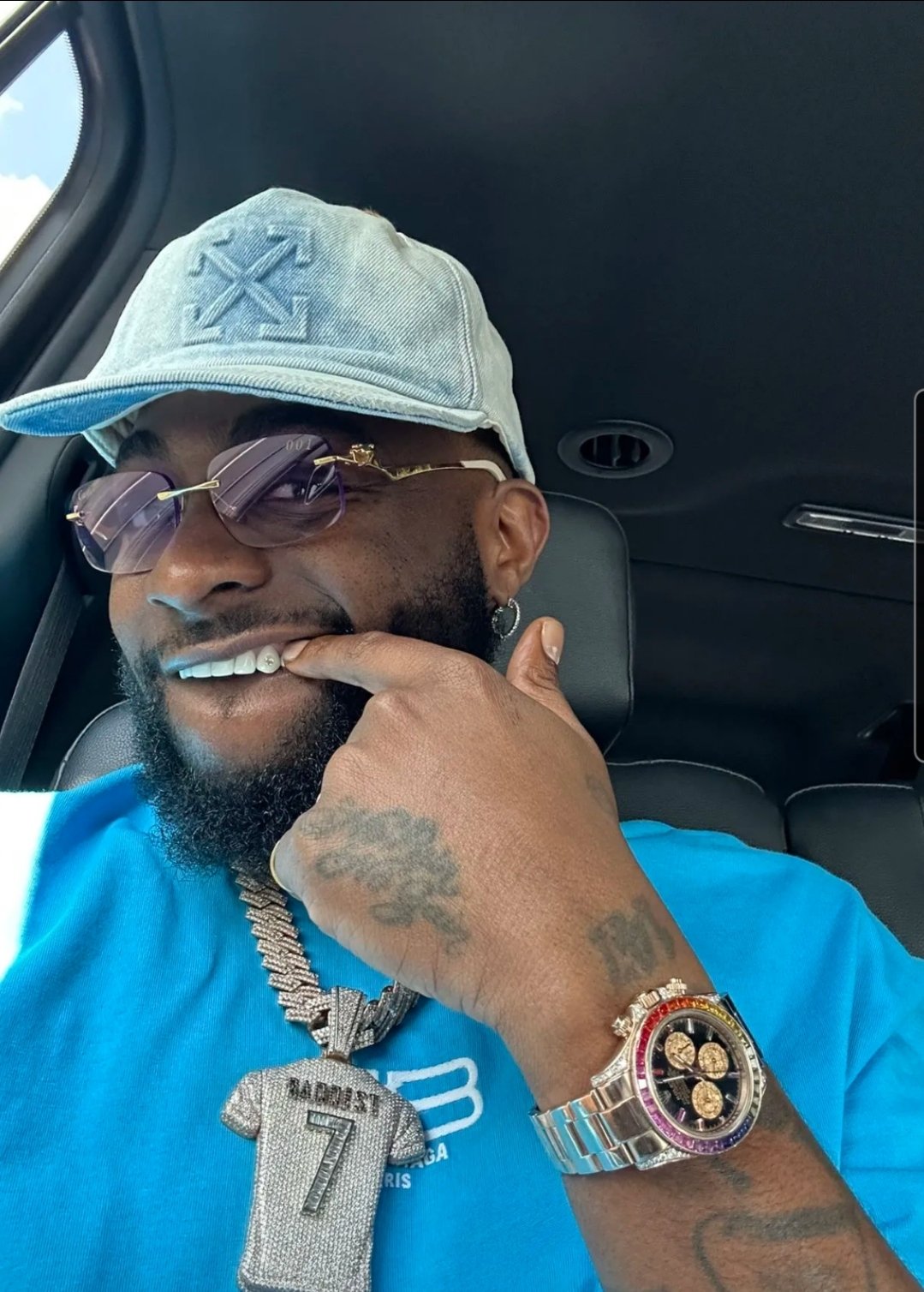 I cried like a baby — Davido on procedure of diamond teeth