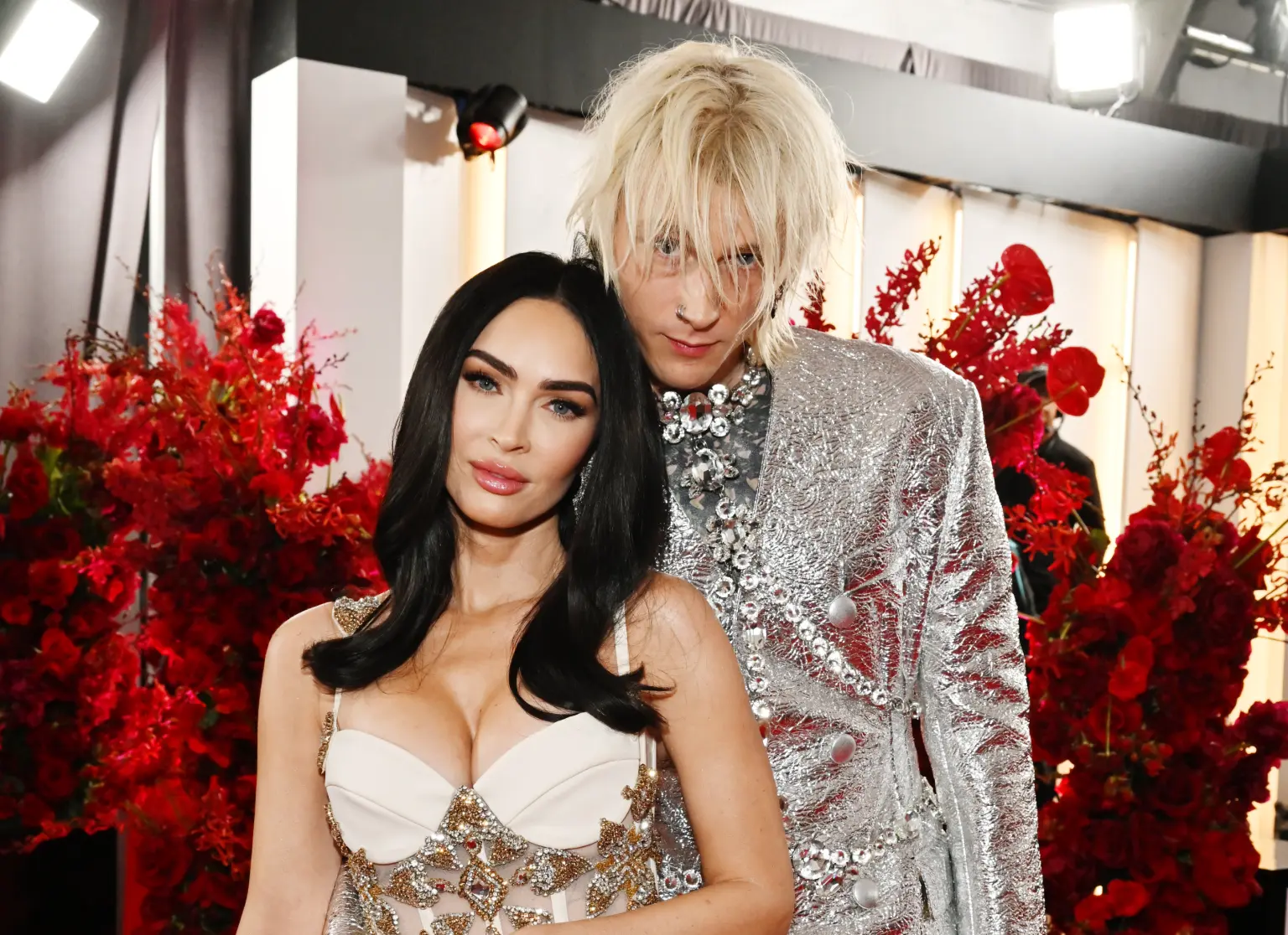 Pregnant Megan Fox & Machine Gun Kelly split Pregnant Megan Fox & Machine Gun Kelly split