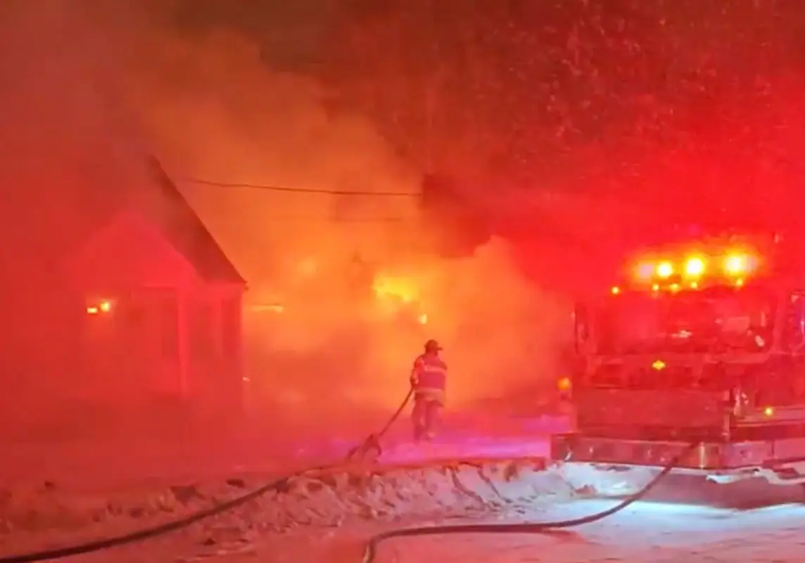 Family of SIX including three children, k!lled in a house fire Family of SIX including three children, k!lled in a house fire
