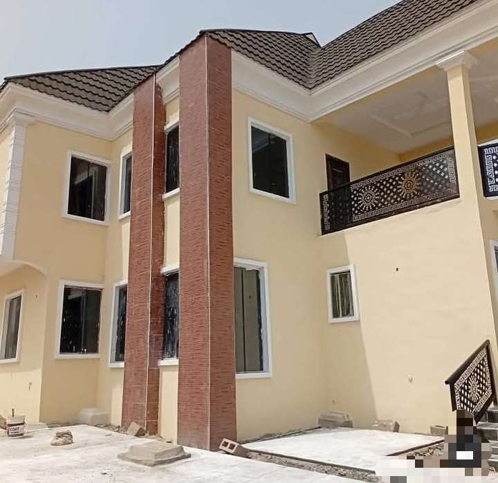 Islamic singer, Aminat Obirere builds mansion in Ilorin