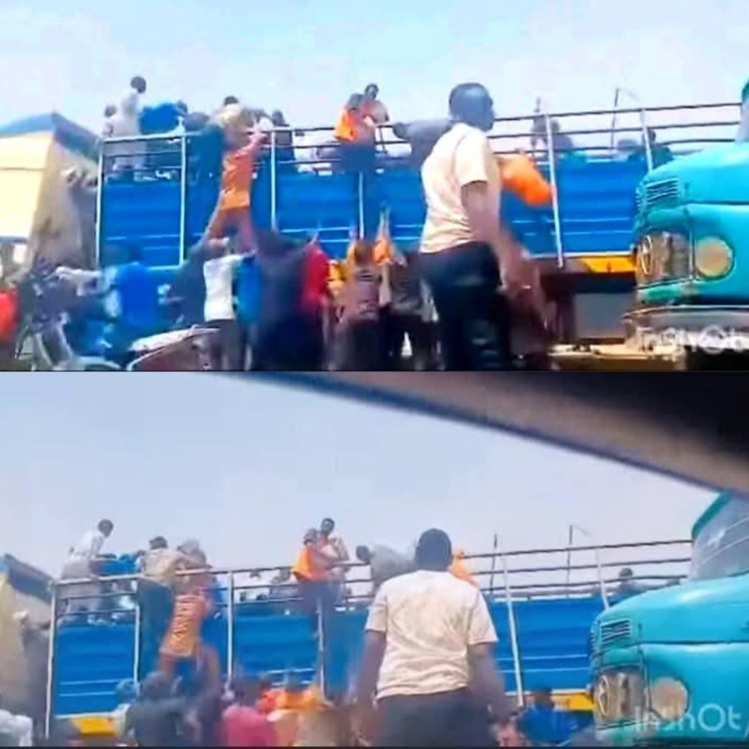 Gombe Youths loot Ramadan palliatives provided by Seyi Tinubu