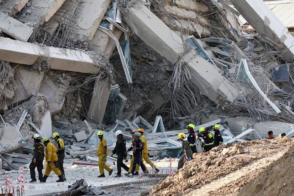 Hundreds feared d8ad in Myanmar EARTHQUAKE 1