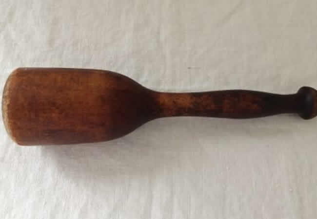 Man beats mum to de.ath with pestle Man beats mum to de.ath with pestle