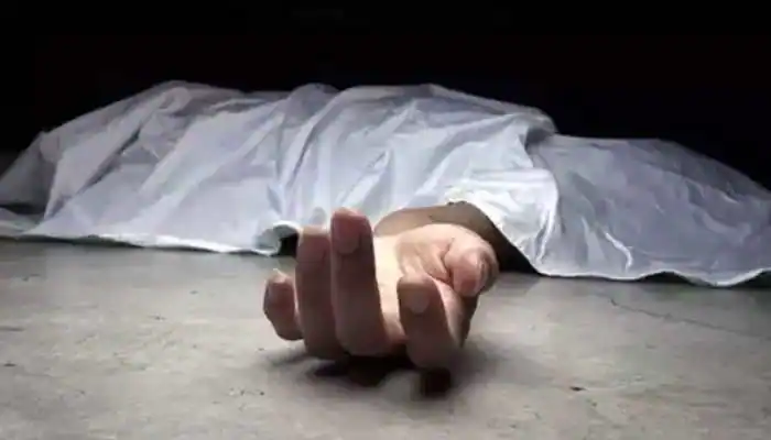 Man slumps & d!es while breaking fast Man slumps & d!es while breaking fast