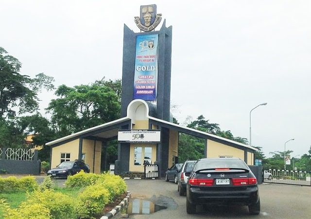 OAU professor slumps & d!es during meeting OAU professor slumps & d!es during meeting