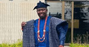 Reactions as New Alaafin remains seated while greeting Ooni of Ife Reactions as New Alaafin remains seated while greeting Ooni of Ife