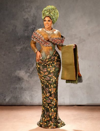 First look of the bride's mum, Iyabo Ojo 