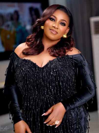 Mide Martins stuns in new photos 