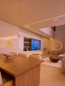 Spyro shows off interior of his new mansion