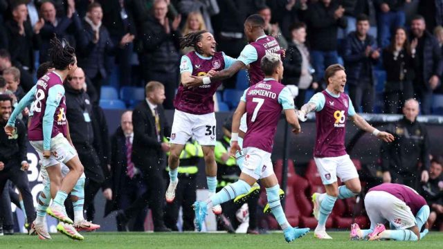 Leeds and Burnley promoted to the EPL