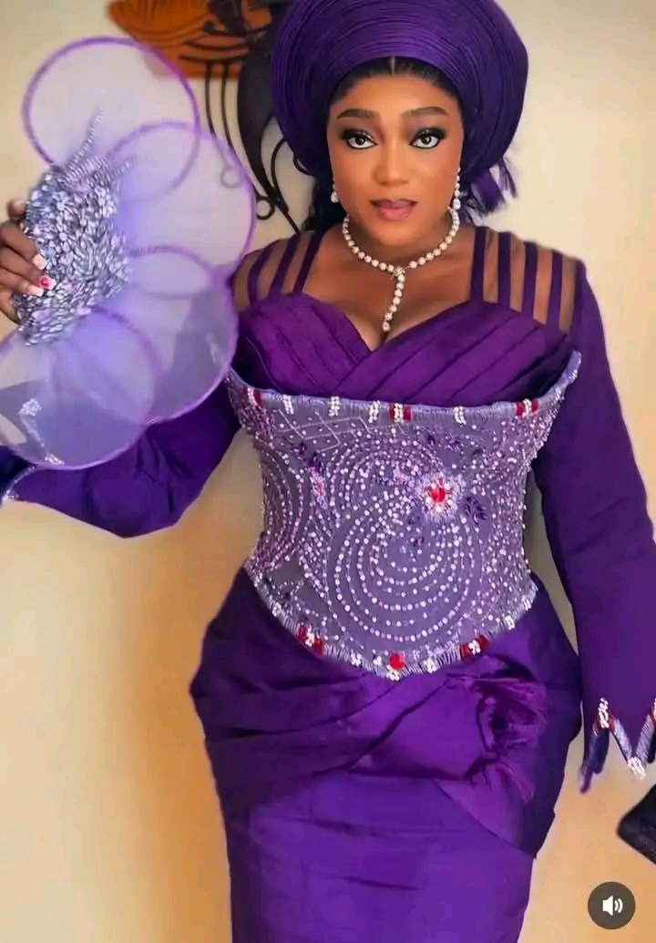 Reactions as Peggy Ovire spotted without her ring