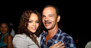 Rihanna’s father is d8ad Rihanna's father, Ronald Fenty, passes away