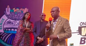 2Face & his woman, Natasha step out 2Face & his woman, Natasha step out