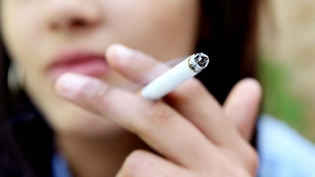 France moves to ban smoking in public places