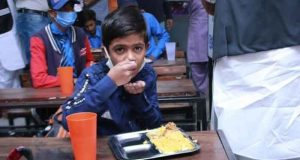India children fall ill ‘after de.ad snake found in school meal’ India children fall ill 'after de.ad snake found in school meal'