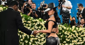 Kim Kardashian reprimands Met Gala security guard Kim Kardashian reprimands Met Gala security guard