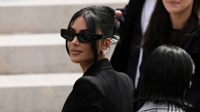 Kim Kardashian to testify in Paris trial Kim Kardashian to testify in Paris trial