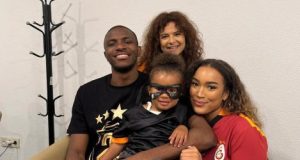Lovely photo of Victor Osimhen & family Lovely photo of Victor Osimhen & family