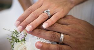 My aunt d!ed days ago & her husband is planning to re-marry next month – Lady reveals