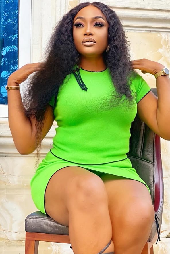 Lizzy Gold calls out father over "Entitlement mentality"