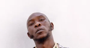 Video: Stray bullet pierces through Seun Kuti’s room in the US Stray bullet pierce Seun Kuti's room in ameris6